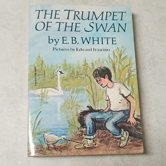 The Trumpet of the Swan by E.B. White Book - Picture 1 of 12
